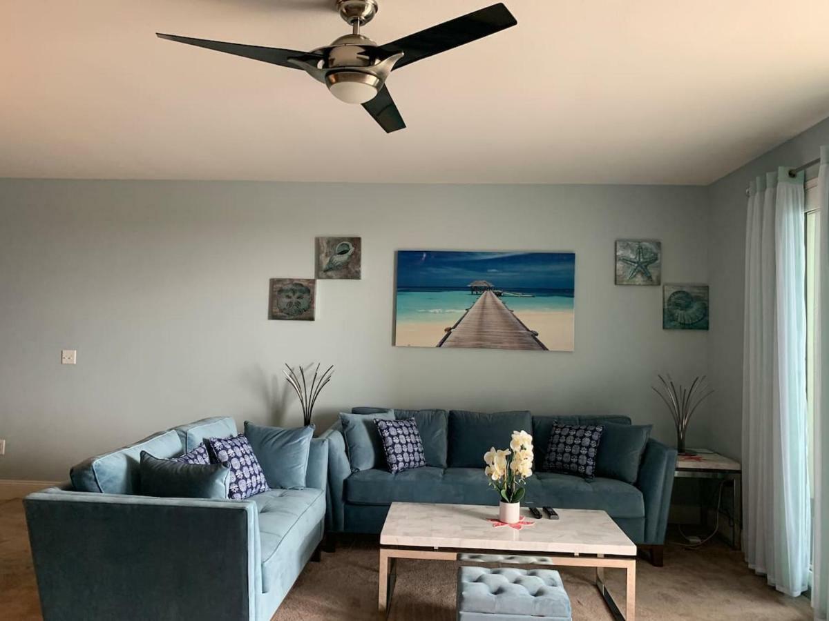 Laketown Wharf Apartment
