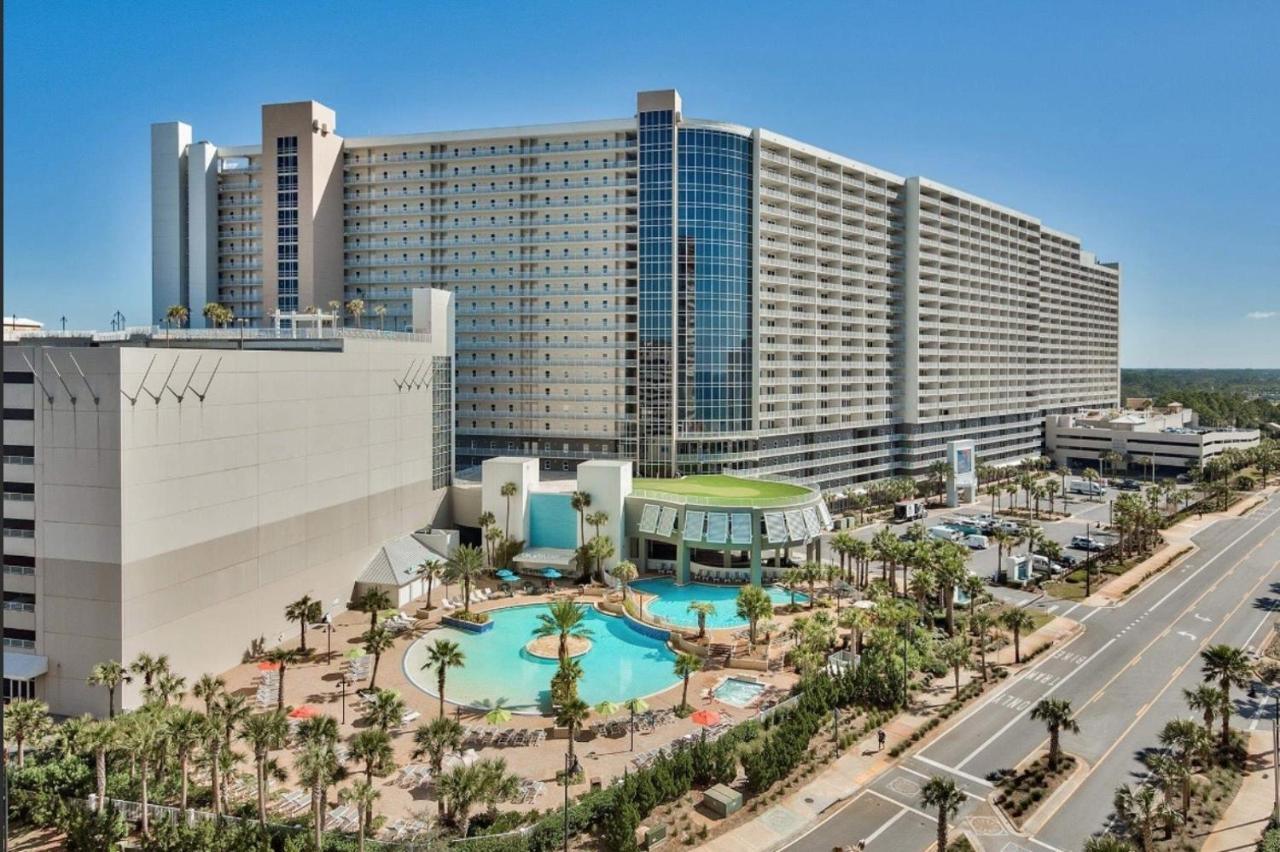 Laketown Wharf Apartment